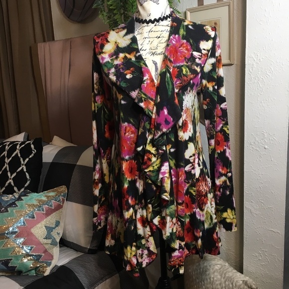 Gramercy 22 floral light weight cardigan - Picture 1 of 8